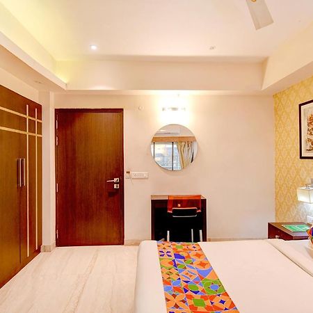Hotel Radiant Колката Екстериор снимка