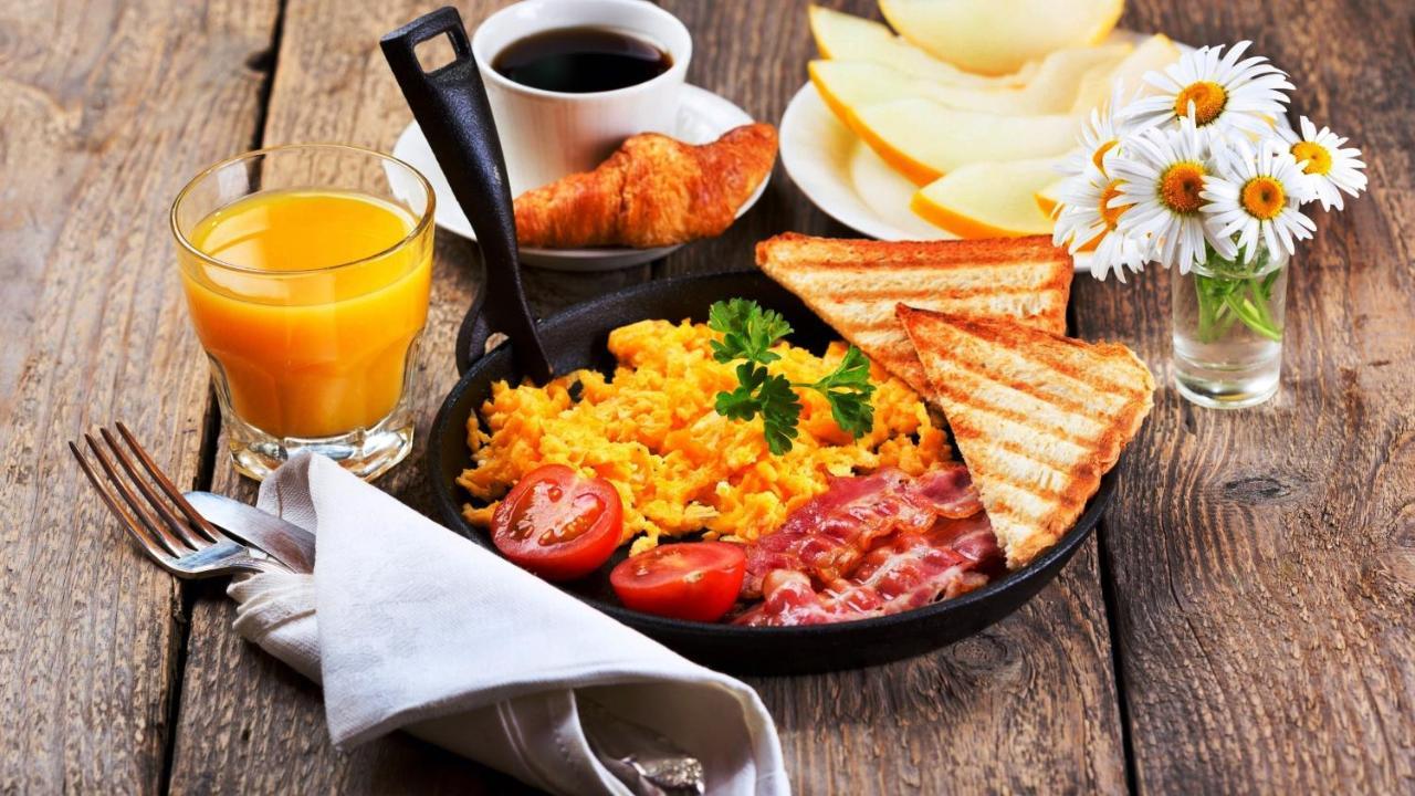 Hotel Radiant Колката Екстериор снимка