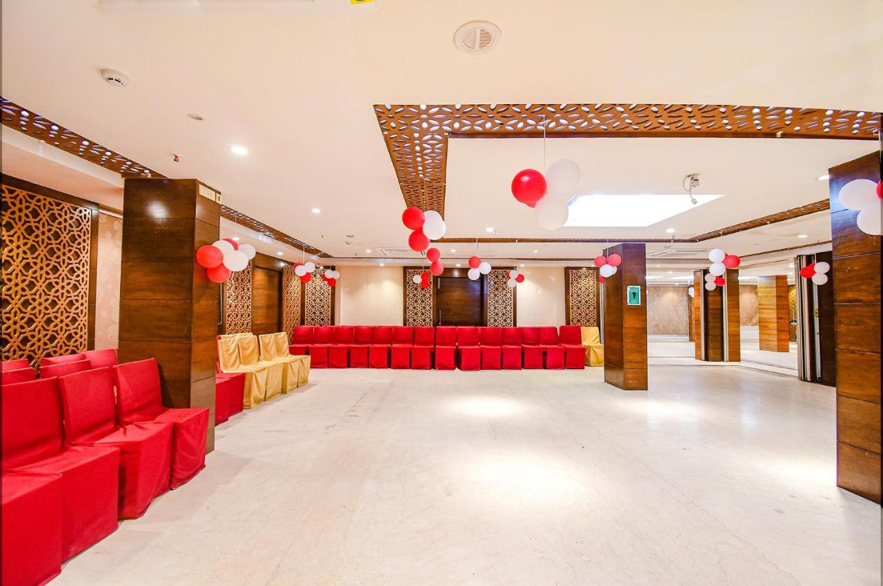 Hotel Radiant Колката Екстериор снимка