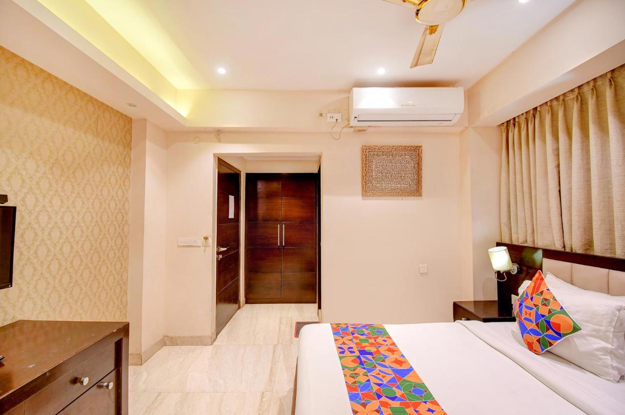 Hotel Radiant Колката Екстериор снимка