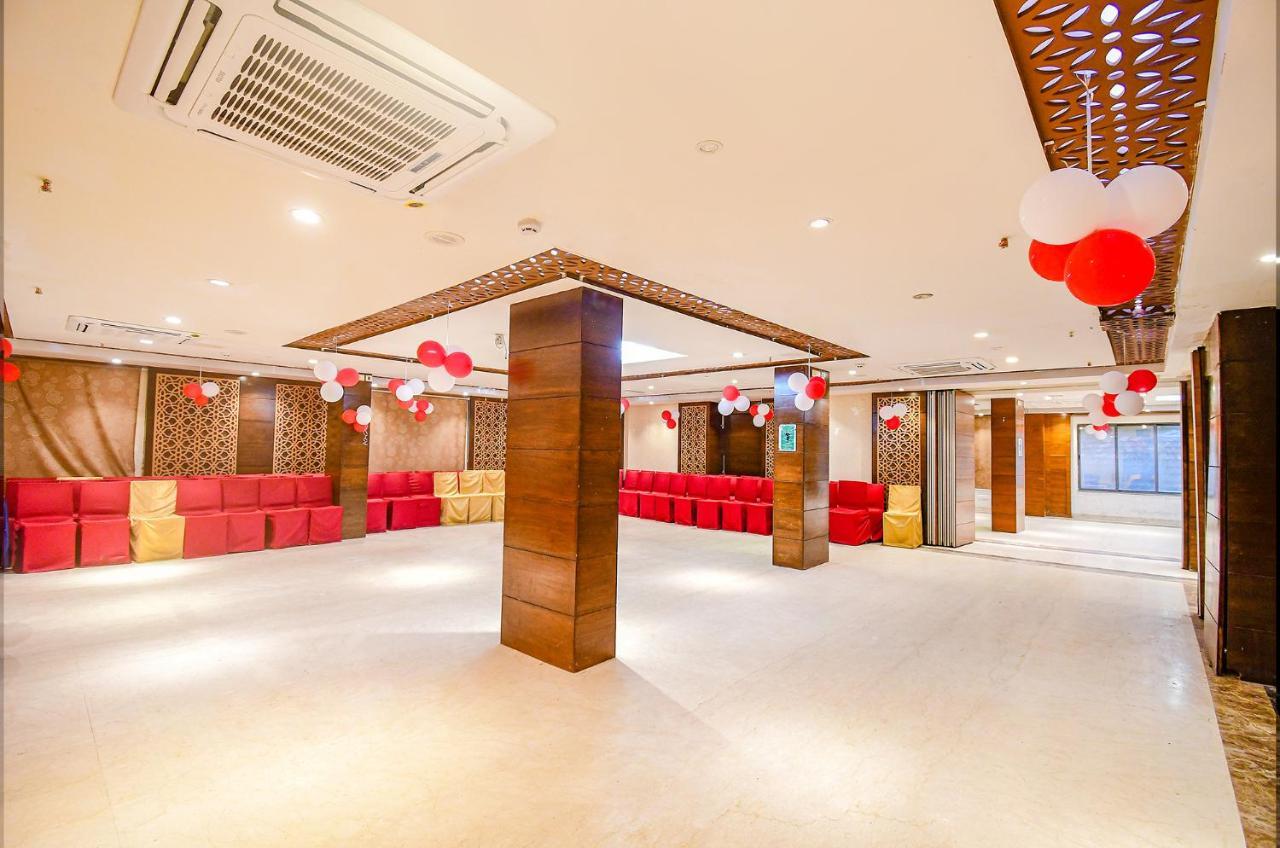 Hotel Radiant Колката Екстериор снимка