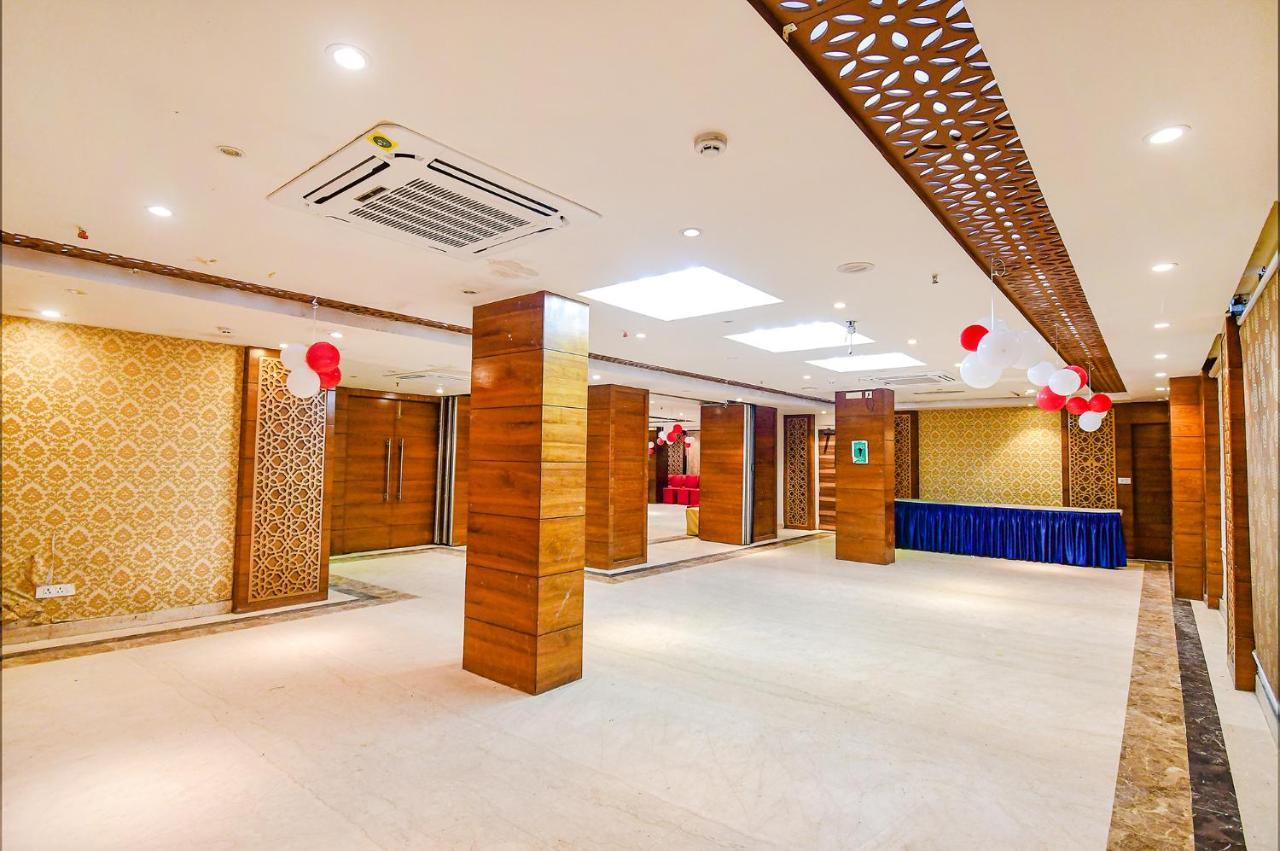 Hotel Radiant Колката Екстериор снимка