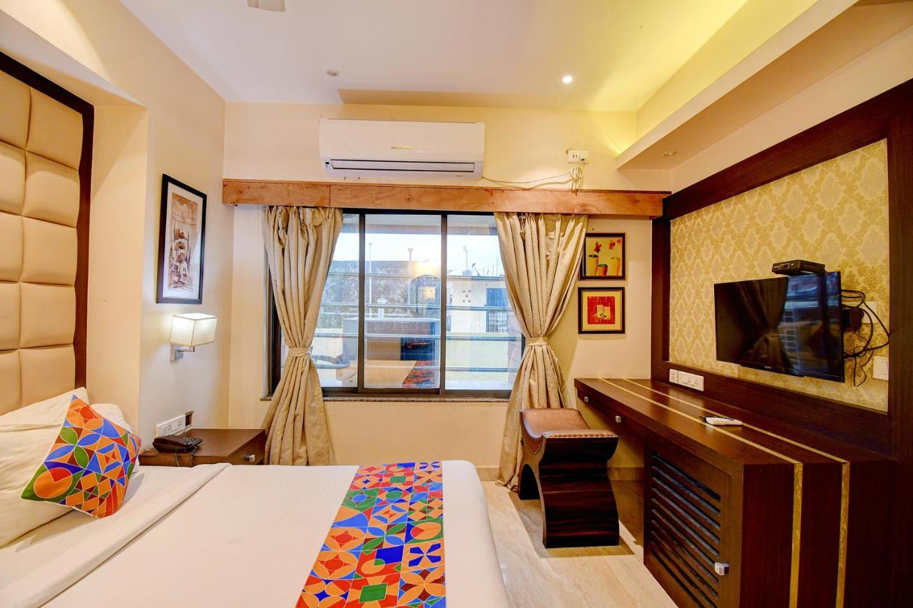 Hotel Radiant Колката Екстериор снимка